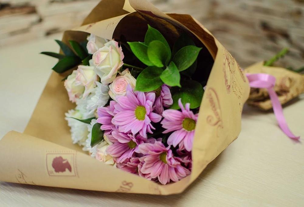 Букет цветов из: Розы и Хризантемы в Малышево