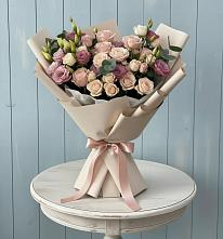 Букет цветов из:  Розы и Лизиантусы в Малышево