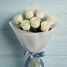 Букет 7 Белых роз Эдлесс Лав в Малышево
