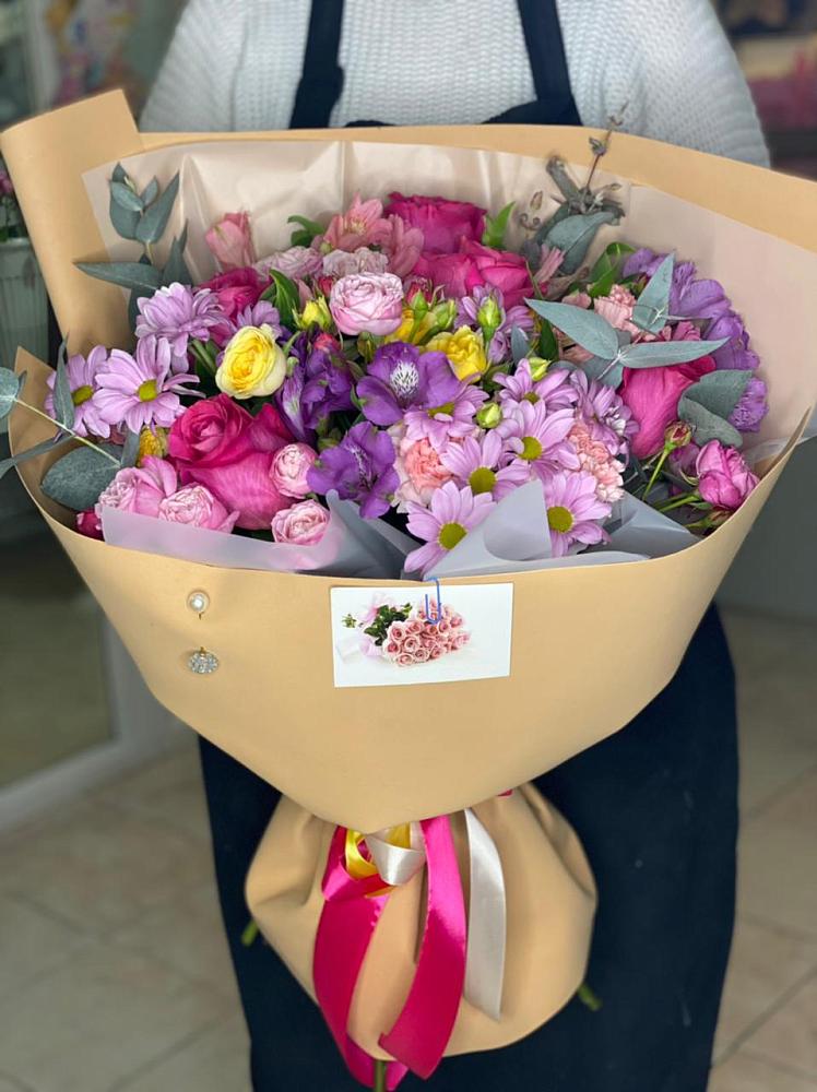 Букет цветов из: Хризантемы, Гвоздики и Альстромерии в Малышево