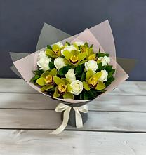 Букет цветов из:  Орхидеи и Розы в Малышево