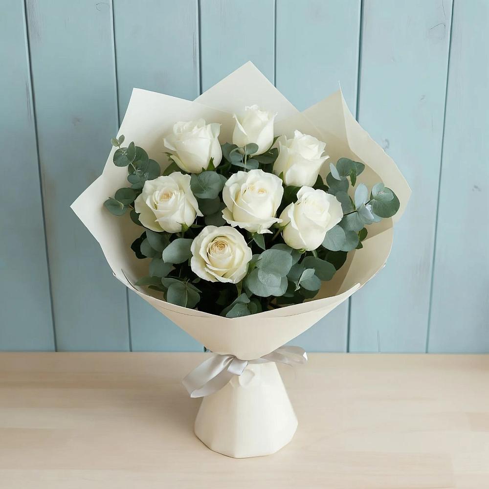 Букет Белые розы в Эвкалипте в Малышево