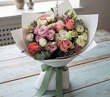 Букет цветов из:  Розы, Лизиантусы и Гвоздики #REPLACE_PRED# Малышево