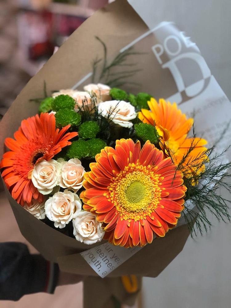 Букет цветов из: Герберы, Хризантемы и Розы в Малышево