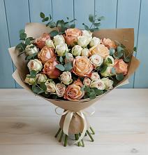 Букет цветов из:  Альстромерии и Розы в Малышево