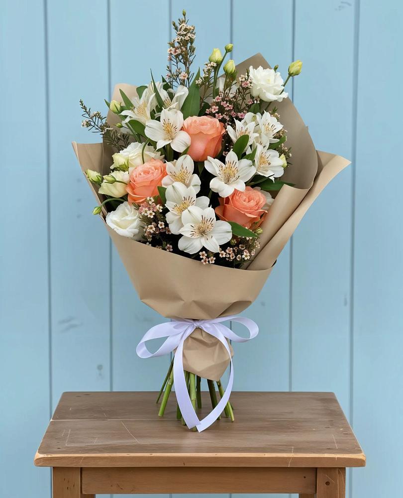 Букет цветов из: Альстромерии, Лизиантусы, Розы и Хризантемы в Малышево