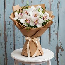 Букет цветов из:  Орхидеи и Розы в Малышево