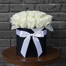 Цветочная композиция из Розы в шляпной коробке #REPLACE_PRED# Малышево